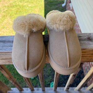 Ugg slippers size 10